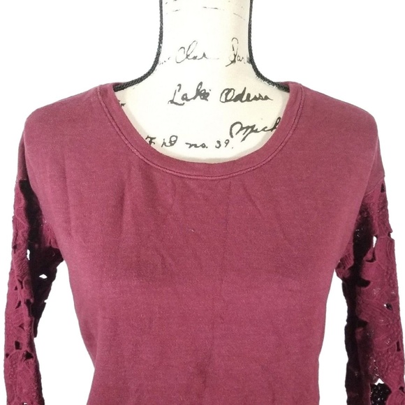 American Eagle Sweater Lace Embroidered Sleeves Sm - Picture 7 of 8